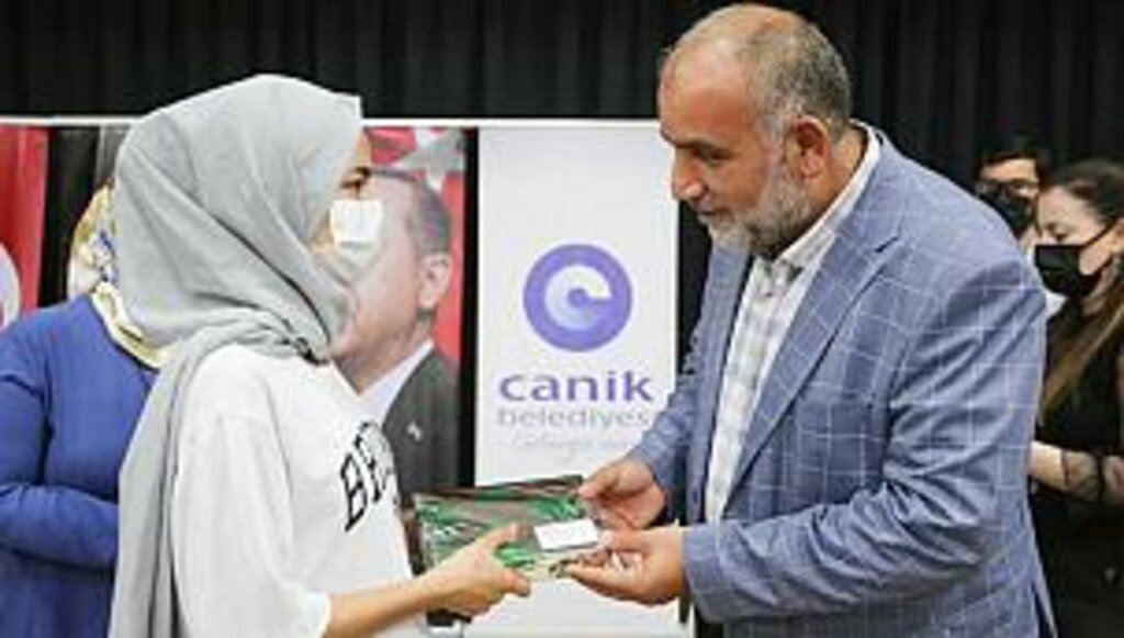 Başkan Sandıkçı söz verdiği LGS ödüllerini dağıttı