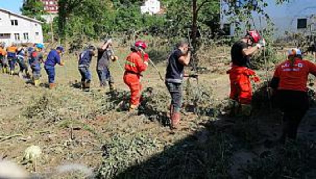 Sel felaketinde hayatını kaybedenlerin sayısı 77 oldu 47 kişi aranıyor
