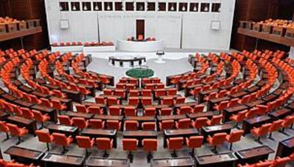 Ak Parti Küçük esnafa vergi muafiyeti getiriyor