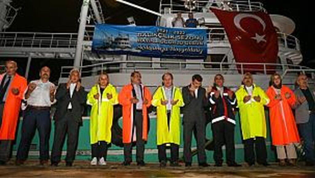 CHP’li Hancıoğlu, balıkçılarla birlikte “Vira Bismillah” dedi