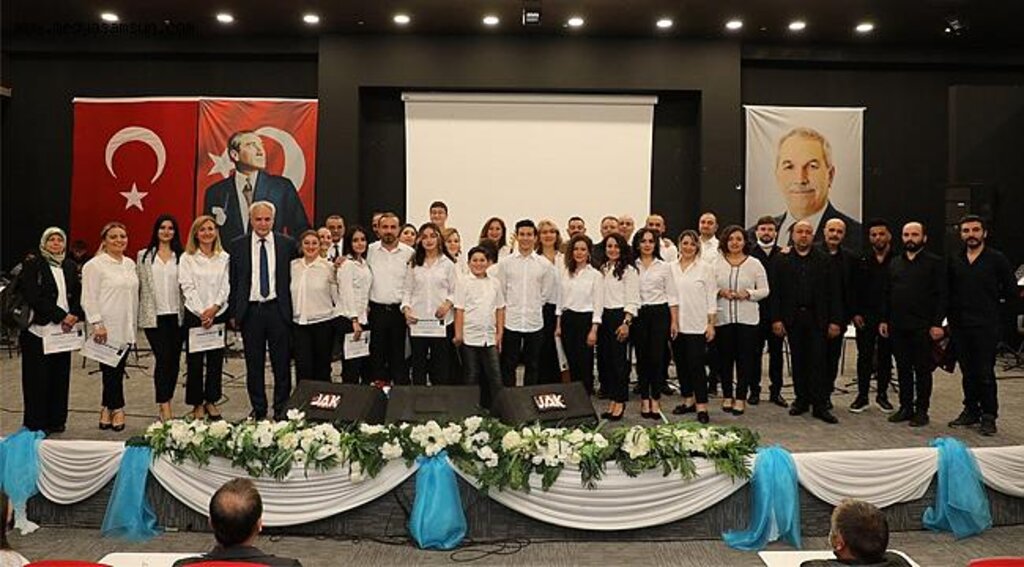 İLKADIM’DA TÜRKÜ SEVERLERE UNUTULMAZ GECE
