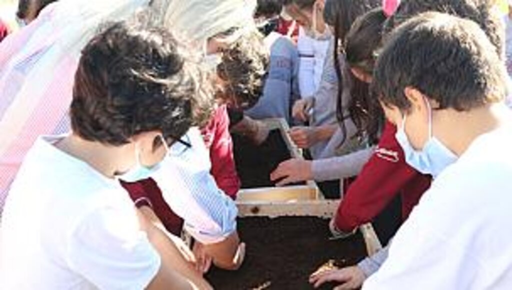 Atakum'da miniklere tohumun ekimi ve bakımı öğretiliyor