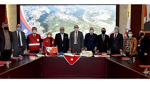 OMÜ ve Türk Kızılayı'ndan Bebeklere ve Çocuk Hastalara sevgi bohçası