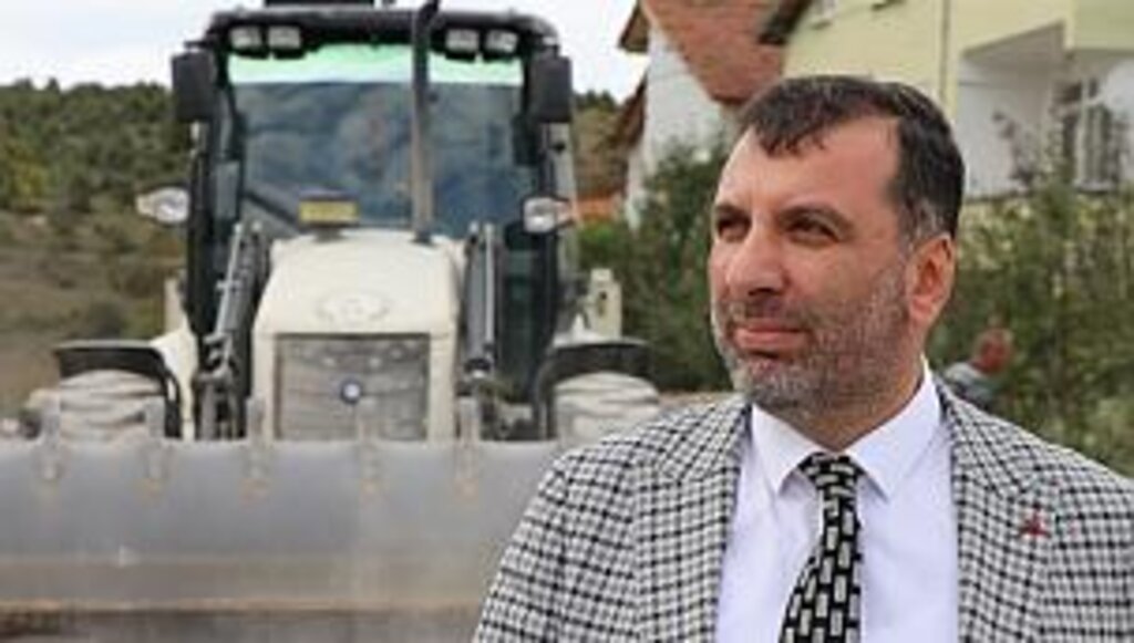 Kavak'ta metruk bina yıkımı devam ediyor