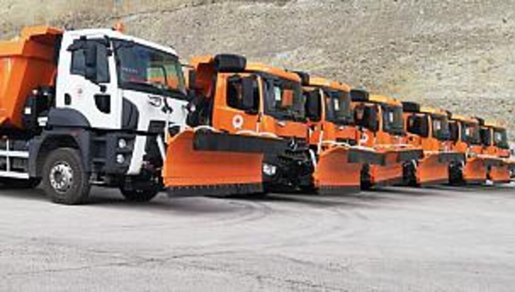 Büyükşehir 51 milyon liraya 45 adet kar bıçaklı kamyon aldı