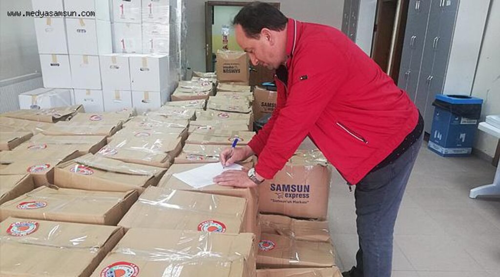 19 Mayıs Belediyesi Ramazanda İhtiyaç Sahiplerinin Yanında