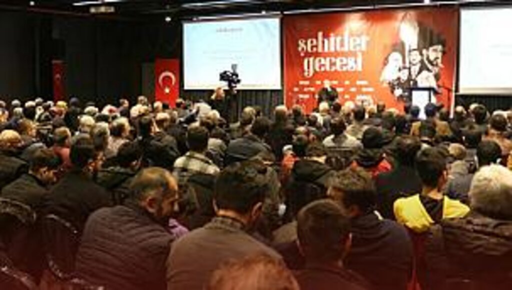 SAMSUN ANADOLU GENÇLİK DERNEĞİ GELENEKSEL ŞEHİTLER GECESİ PROGRAMINA YOĞUN İLGİ