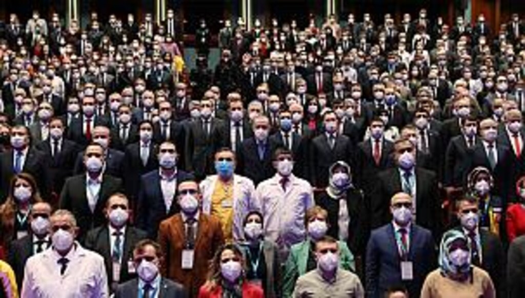 Tıp bayramında sağlık çalışanlarına müjde üstüne müjde