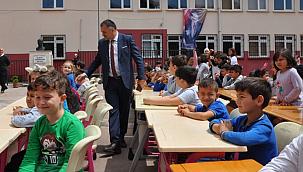 Başkan Akgül, minik öğrencileri sevindirdi