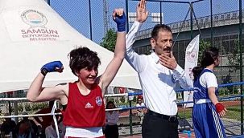 Salıpazarı Belediyesi Geleceğin Boksörlerini Yetiştiriyor