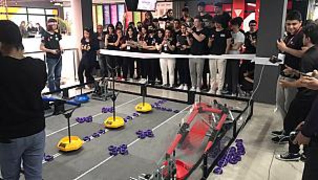 VEX Robotics Robotları Atakum'da Yarıştı
