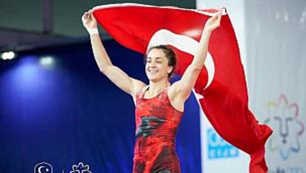 Akdeniz Oyunlarında Bedia Gün ve Evin Demirhan Yavuz'dan Altın Madalya