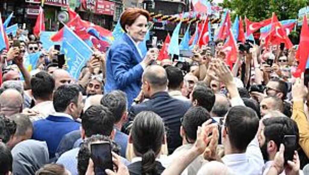 Akşener, en düşük emekli maaşı asgari ücret oranına çıkarılmalı