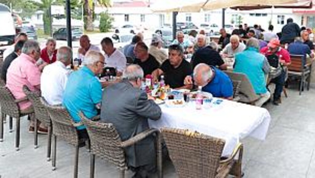 Samsunspor'un efsaneleri kulüpte bir araya geldi