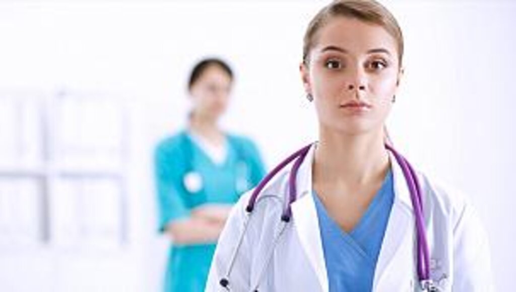 Tıbbi hatalarda sağlık çalışanlarına açılan davalara düzenleme getirildi