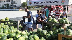 Bafra'nın 400 ton karpuzu 1 liradan tüketiciye ulaştırıldı