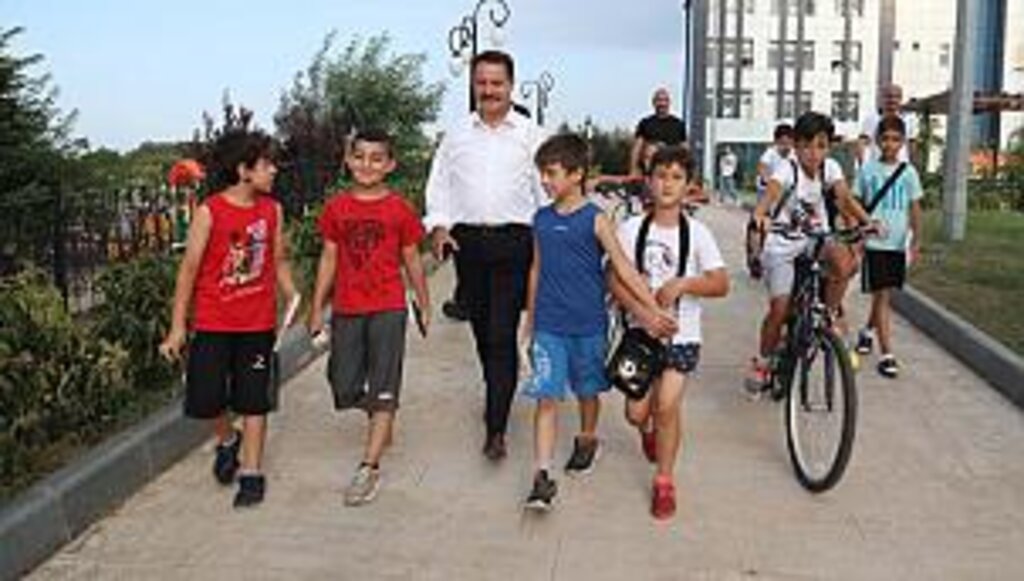 Çocuklar istedi, Başkan Deveci çözdü 