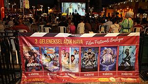 İLKADIM GELENEKSEL AÇIK HAVA FİLM FESTİVALİ BAŞLADI