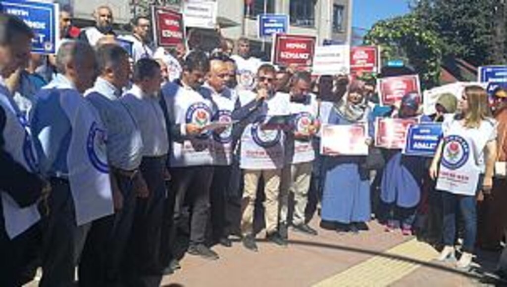 Yıldız, öğretmenin derdi ünvan değil geçinebileceği bir ücret