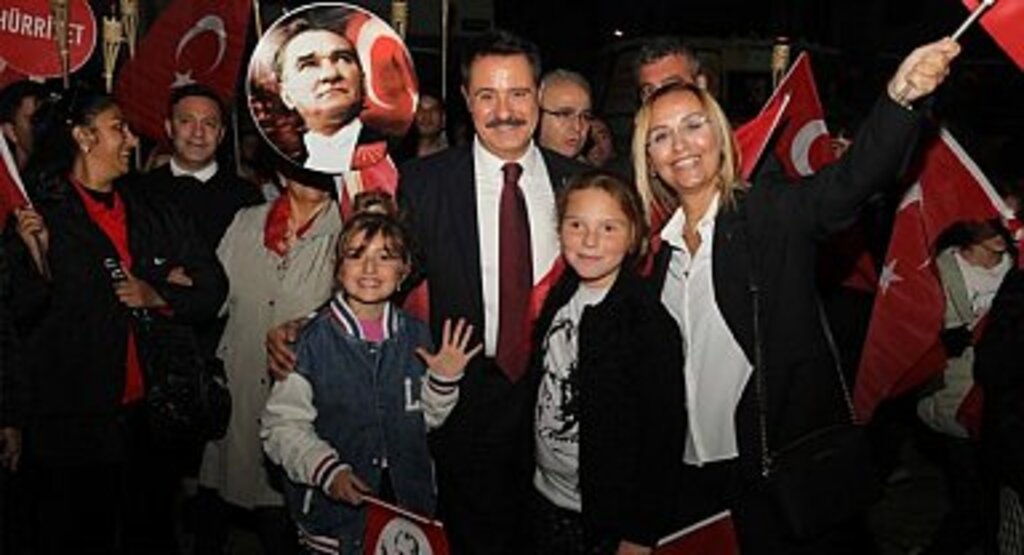 Atakum Belediyesi Cumhuriyet Coşkusunu Sokaklara Taşıdı