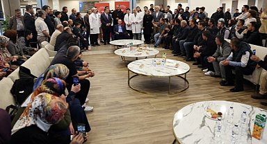 Cumhurbaşkanı Erdoğan yaralı madencileri hastanede ziyaret etti