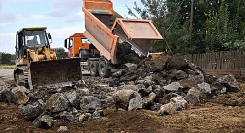 Tekkeköy’de 18 mahallenin yol sorunu çözülüyor