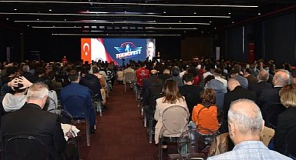 Teknofest’in Başarılı Öğrencilerine Teşekkür Belgesi Takdim Edildi