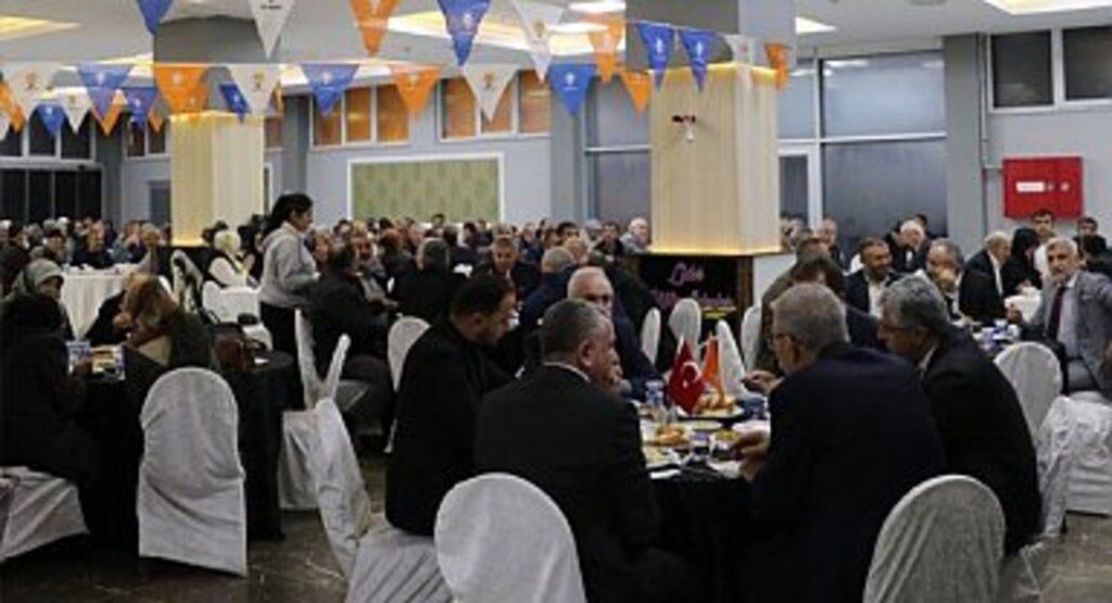 AK Parti İlçe İlçe Çalışıyor Muhalefette Tık Yok