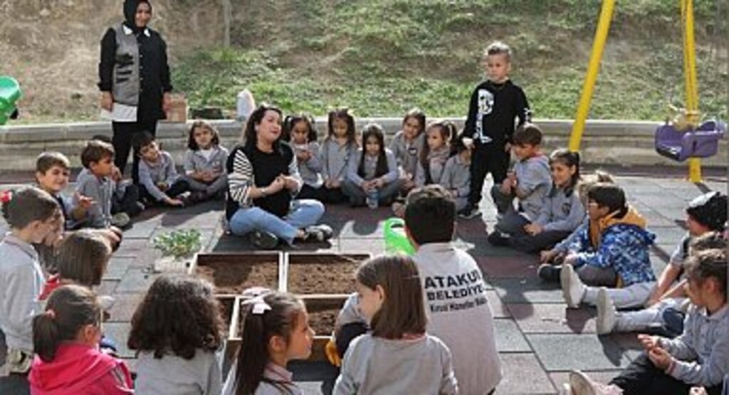 Atakum’da minik eller toprakla buluştu