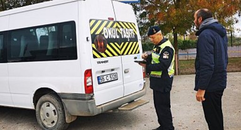 Okul Servislerine Sıkı Denetim 130 Servis Aracı Trafikten Men Edildi