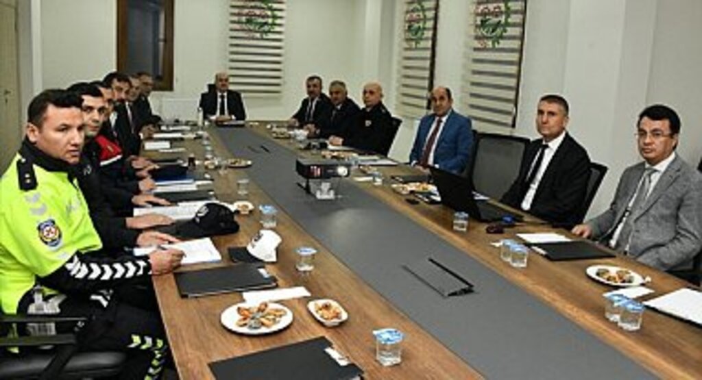 SamsunidaTicari Araçlara Kış Lastiği Zorunluluğu Getirildi