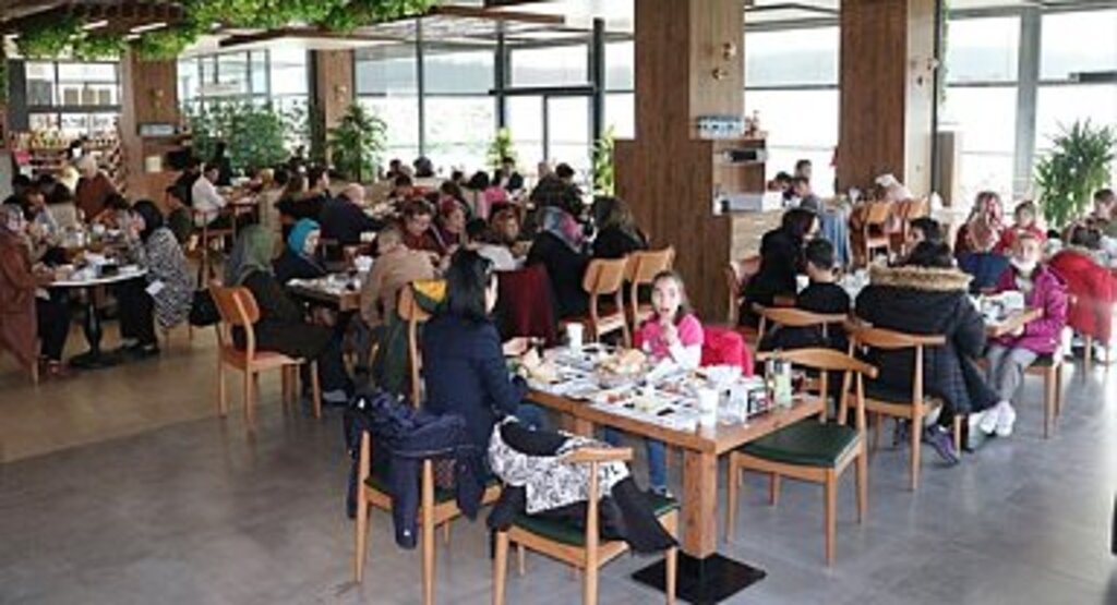 Havza Belediyesinden özel öğrencilere kahvaltı
