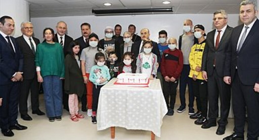 OMÜ Çocuk Hastanesi’nde karne heyecanı