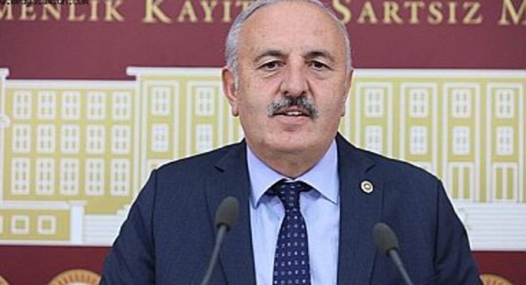 Yaşar, İlçe Yolcularının Durak Çilesine Çözüm Bulunmasını İstedi