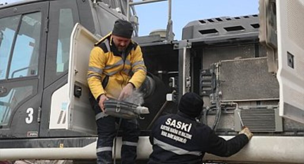 Büyükşehir belediyesinden afet bölgesindeki araçlara bakım ve yakıt desteği