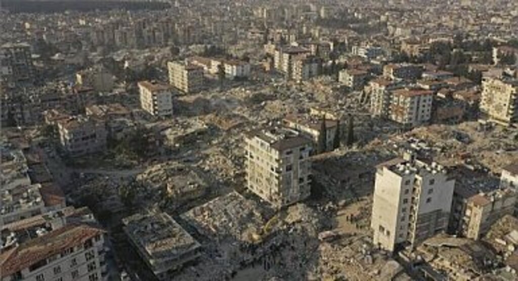 Deprem felaketinde can kaybı 31 bin 643 oldu