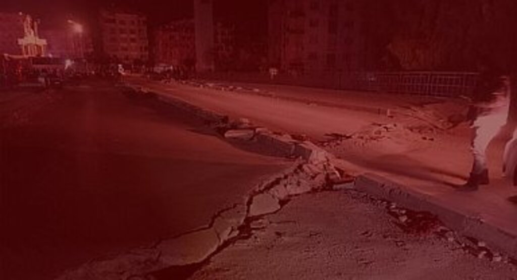 Hatay'da 3 Dakika Arayla 2 Büyük Deprem Oldu Tsunami Uyarısı Yapıldı