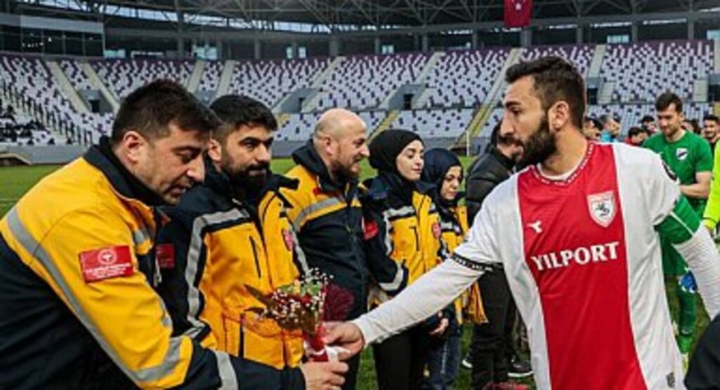 Samsunspor ile Orduspor 1967 Depremzedeler Yararına Karşılaştı