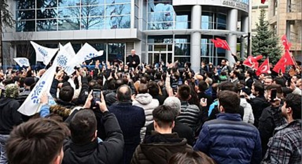 Muharrem İnce Pazartesi Günü YSK'ya Adaylık Dilekçesi Verecek