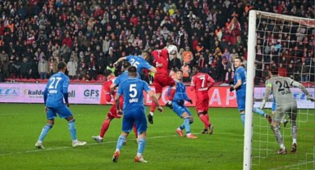 Samsunspor 5 Attı Zirveyi Kaptı