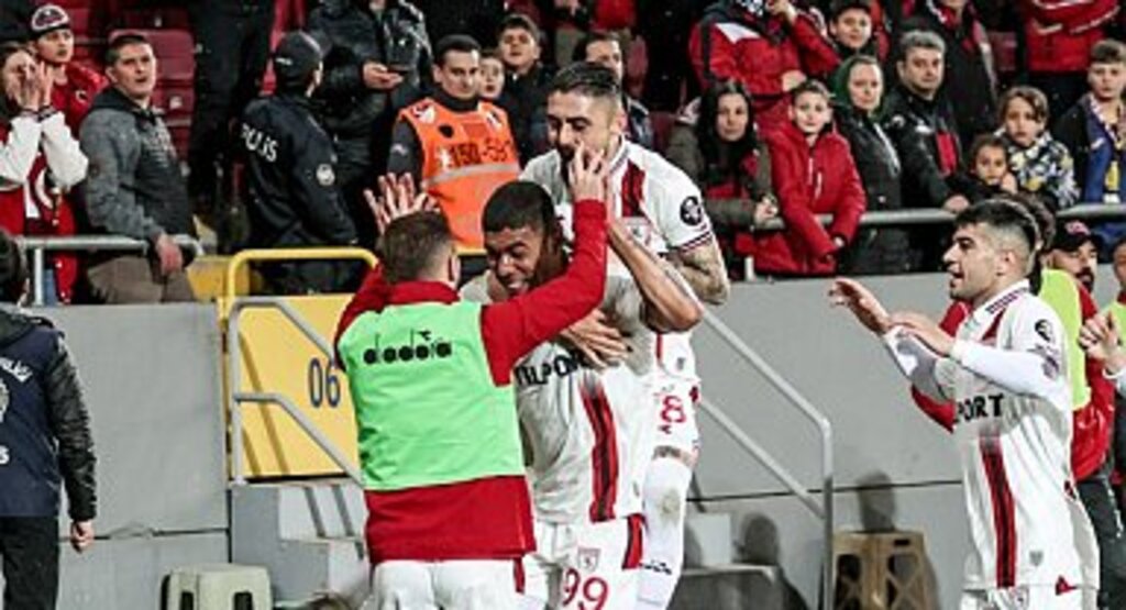 Samsunspor Zorlu Gençlerbirliği Deplasmanından 3 Puanı Tek Golle Aldı
