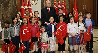 23 Nisan Tüm Yurtta Coşkuyla Kutlanıyor