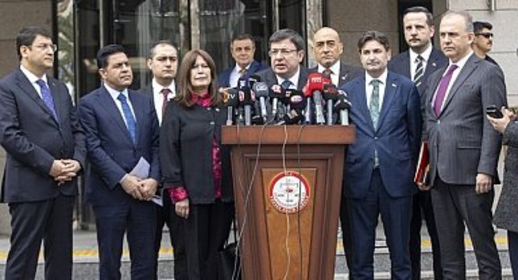 Kesinleşti 4 Parti CHP Listelerinden Seçime Giriyor