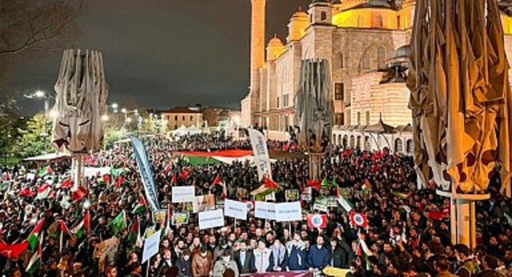 İsrail'den Gazze ve Lübnan'a saldırı