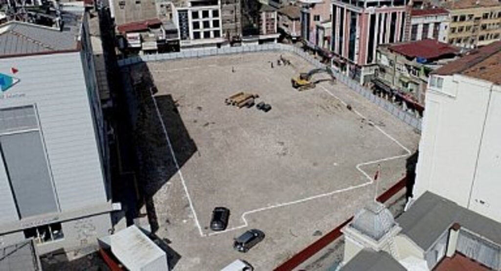 Saathane meydanına nefes aldıracak proje