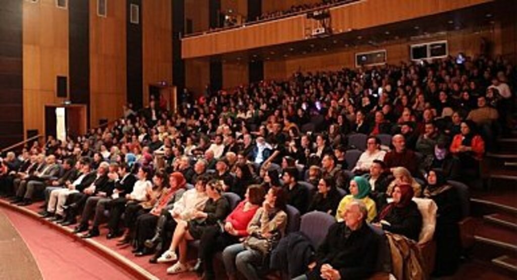 İlkadımlılar Türkü Gecesinde Buluştu