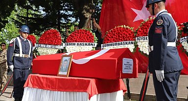 Şehit Cenazesinde CHP ve İyi Parti Çelenklerine Büyük Tepki