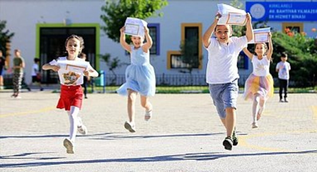 19 Milyon Öğrenci Bugün Karne Alıyor