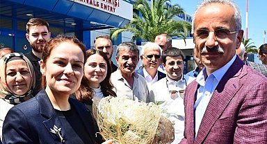 Bakan Uraloğlu'na Trabzon'da horonlu Karşılama
