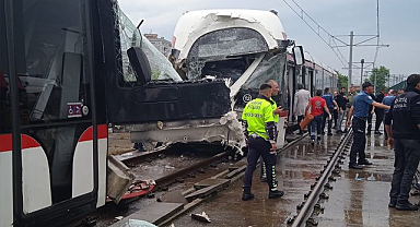 Samsun'da Tramvaylar Çarpıştı Çok Sayıda Yaralı Var